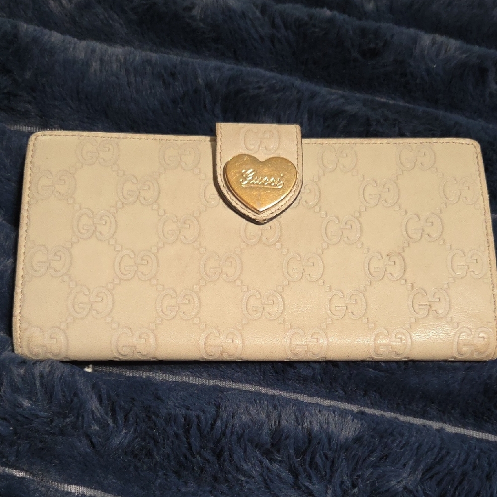 Gucci Beige Wallet with Gold Accent